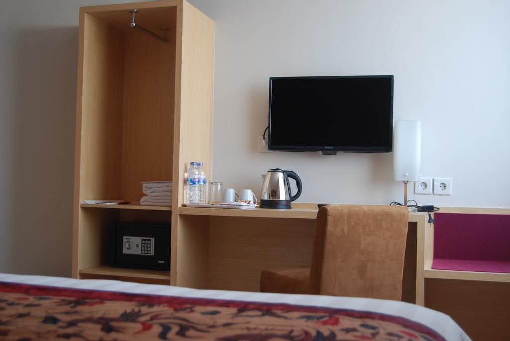 Bekizaar Hotel Surabaya Eksteriør billede