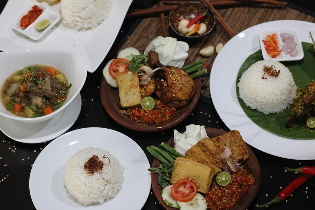 Bekizaar Hotel Surabaya Eksteriør billede